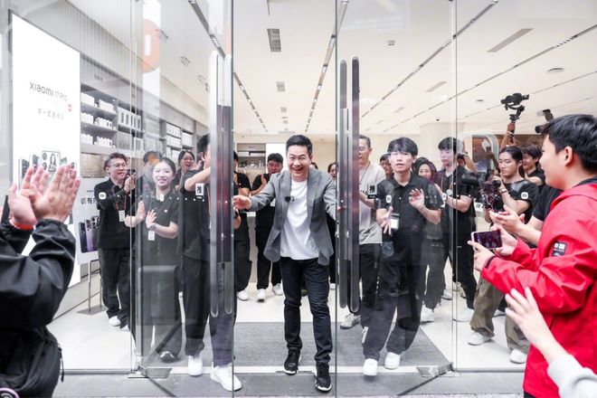 研发机器人项目;国内发布「脑机接口标准」 极客早知道瓦力游戏小米17开售5分钟破国产机销售纪录;Meta(图6) 研发机器人项目;国内发布「脑机接口标准」 极客早知道瓦力游戏小米17开售5分钟破国产机销售纪录;Meta(图6)