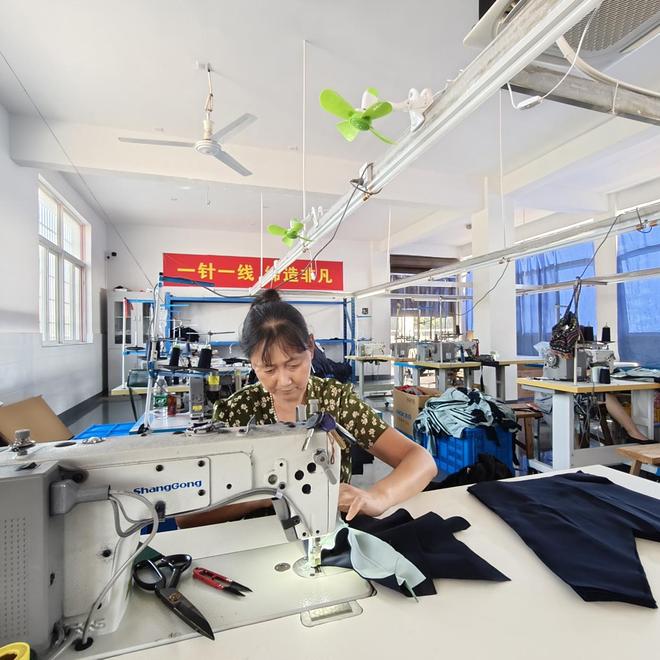 江西生产基地顺利投产瓦力游戏浙江金裁服饰(图2)